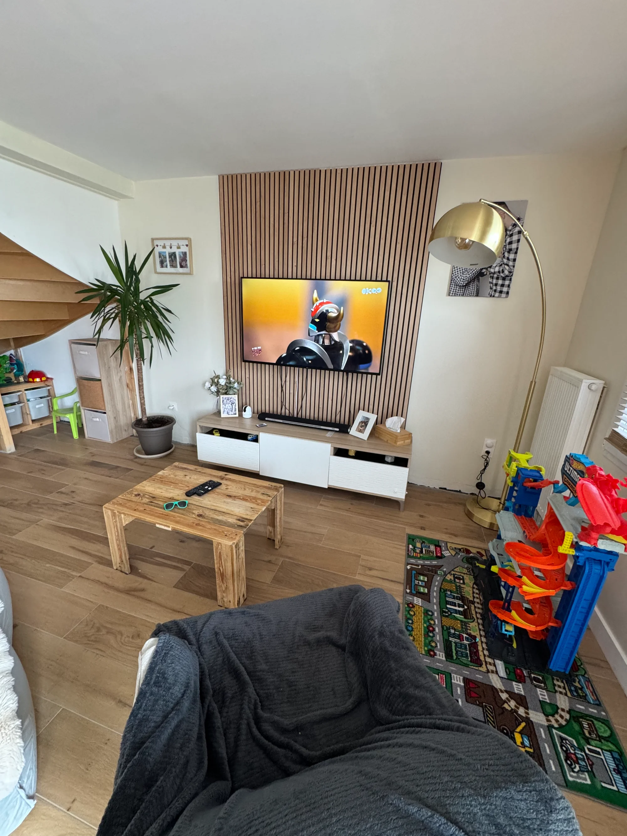 Carrelage effet parquet : la tendance rénovation dans le 62